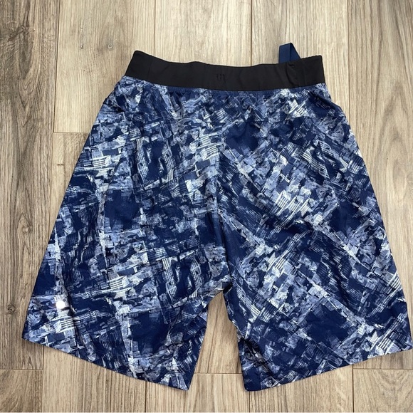 LULULEMON Core 11” City Sights shorts‎ - Picture 2 of 6